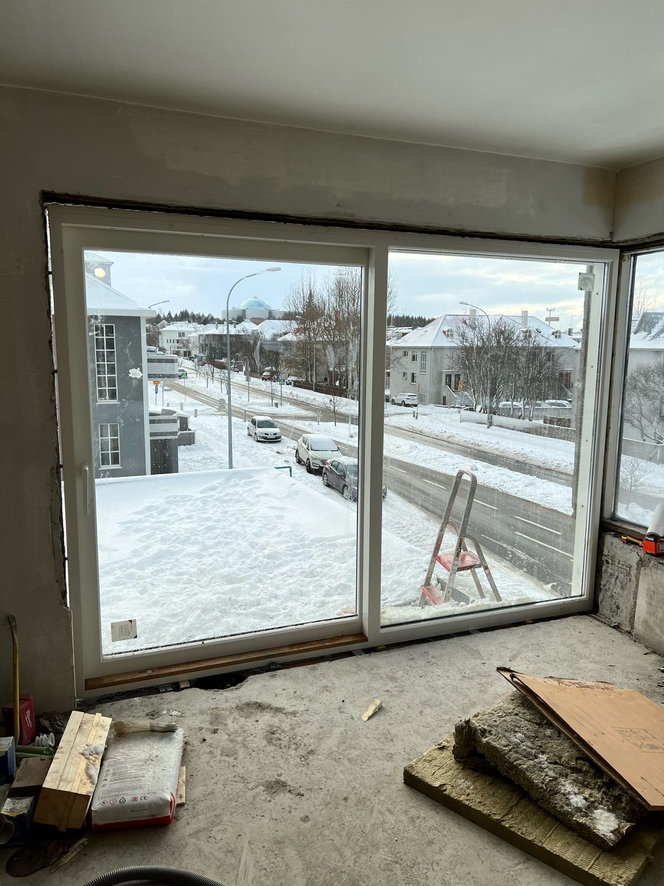 Svalahurðir – Svalahurðir settar í, einnig í stað eldri glugga.